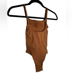 Skims Fits Everybody Scoop Neck Bodysuit Bronze Size M New